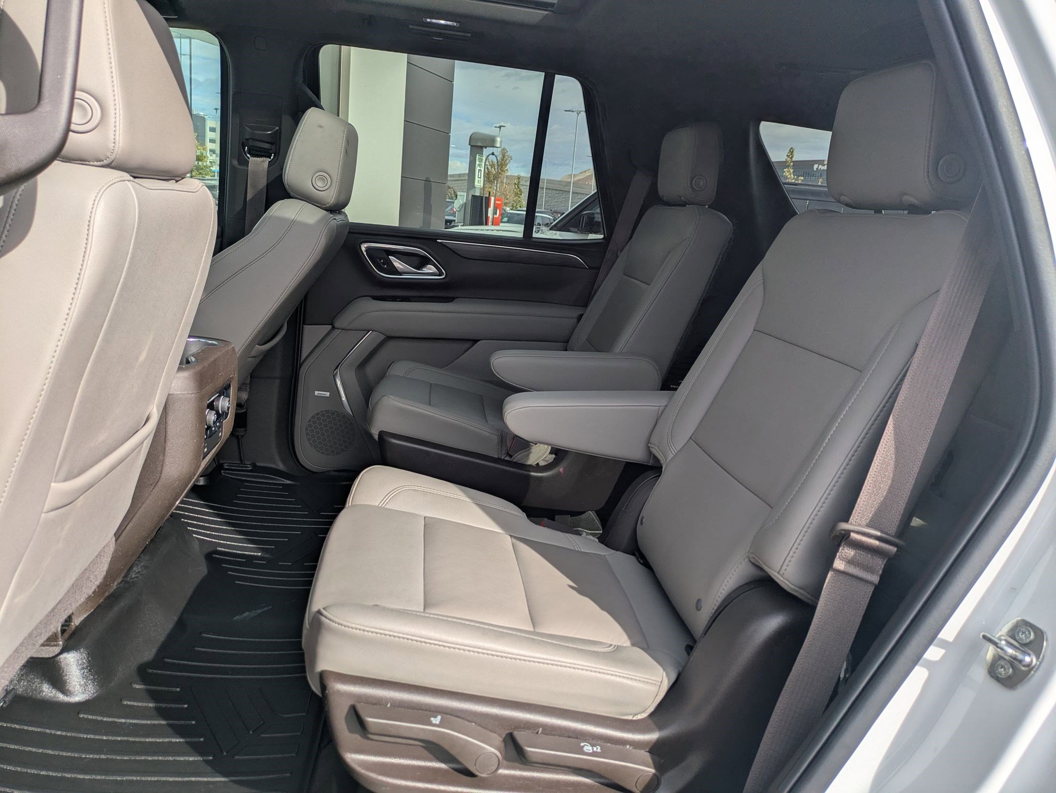 2022 Chevrolet Tahoe LT photo 26