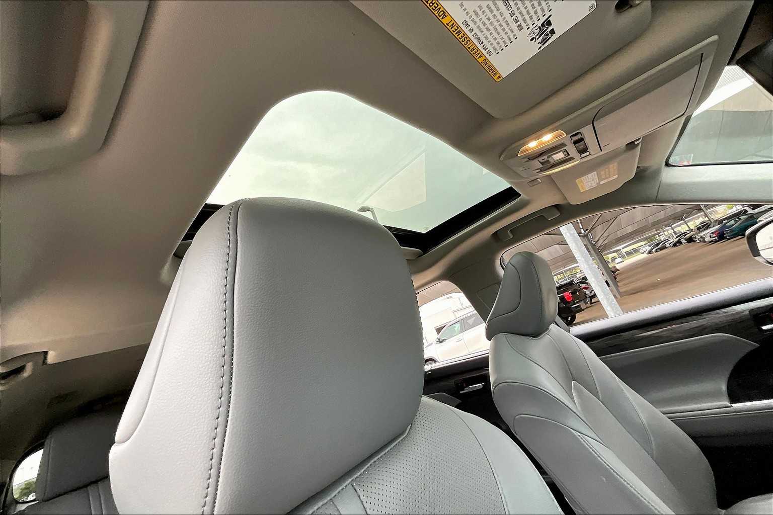 2020 Toyota Highlander Limited photo 12