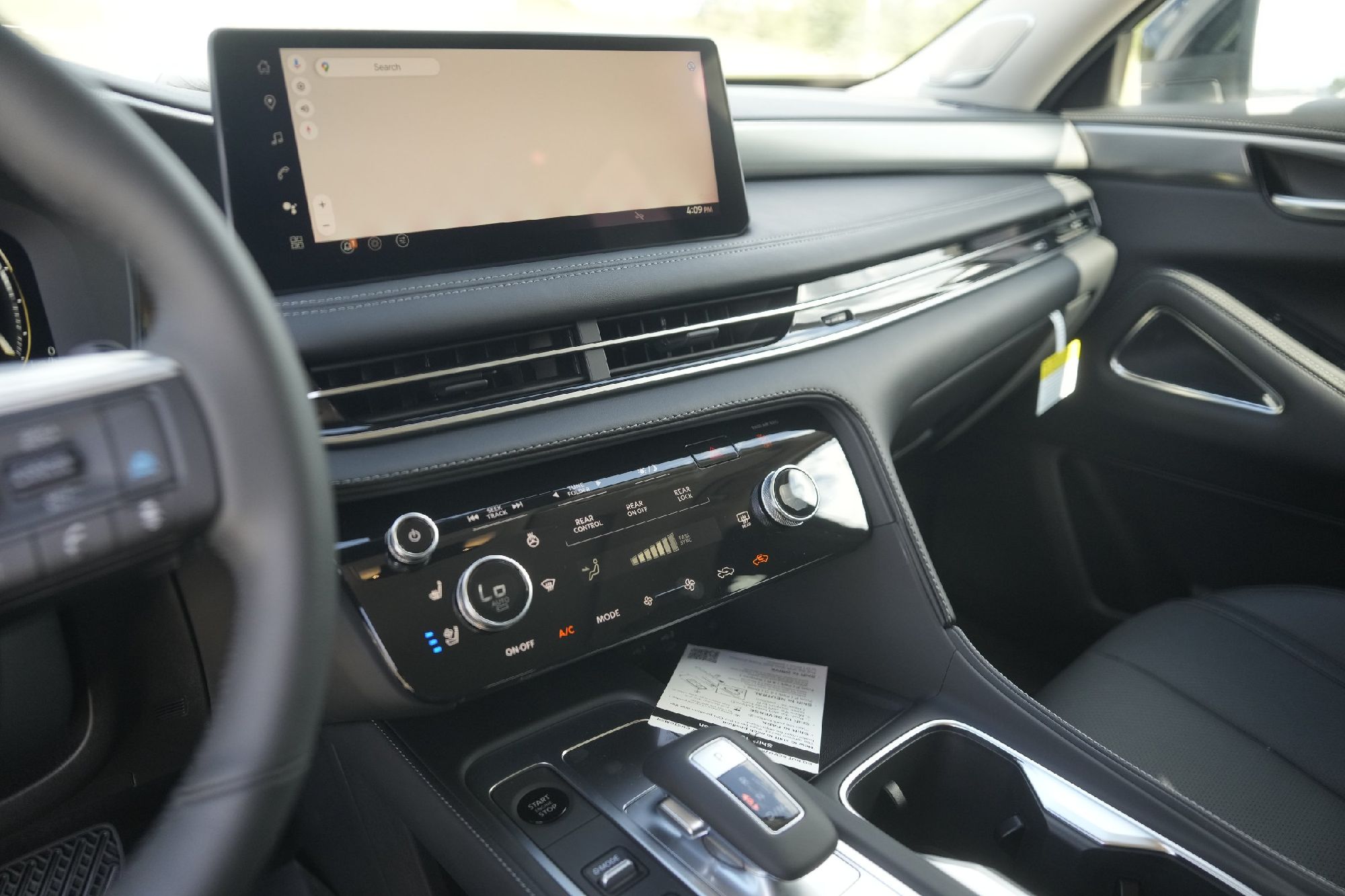 2026 Infiniti QX60 Luxe photo 7
