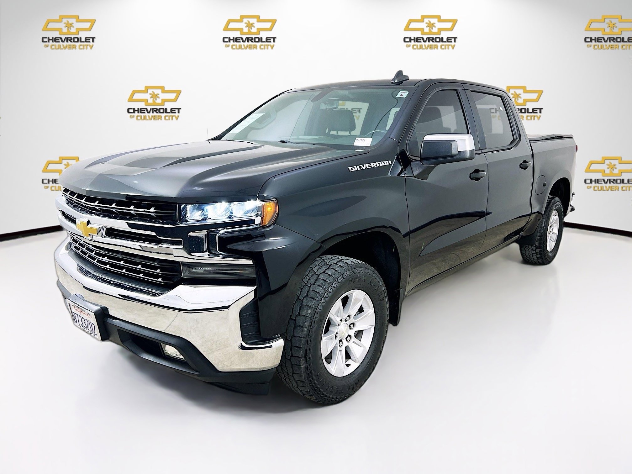 2019 Chevrolet Silverado 1500 LT photo 3
