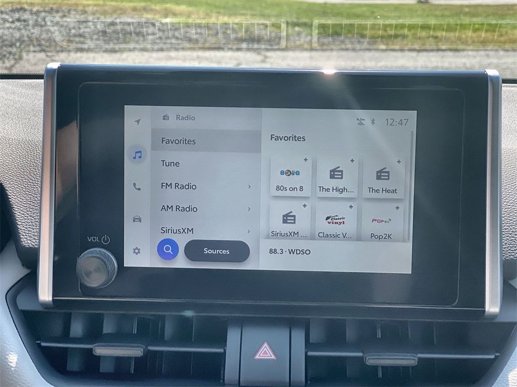 2025 Toyota RAV4 Hybrid XLE photo 12