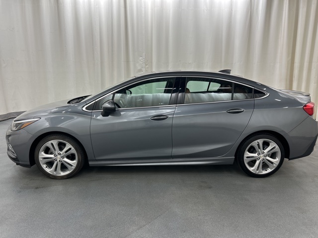 2018 Chevrolet Cruze Premier photo 3
