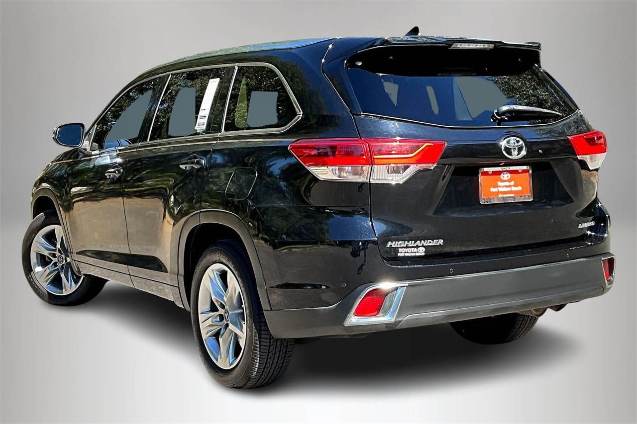 2019 Toyota Highlander Limited Platinum photo 2