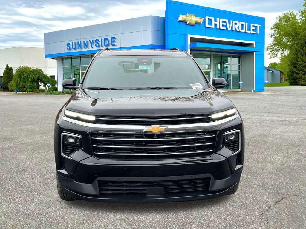 2026 Chevrolet Traverse photo 2