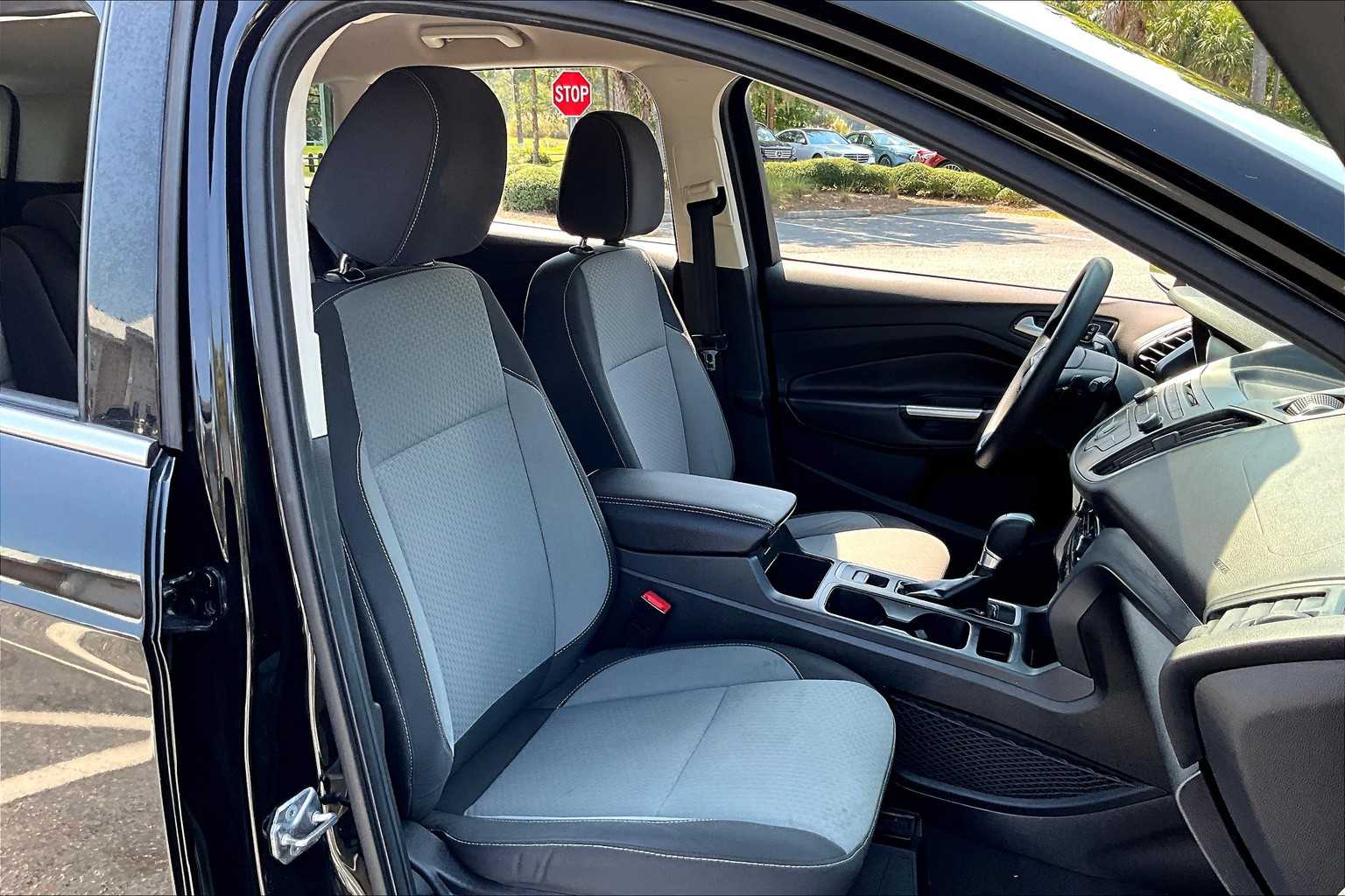 2017 Ford Escape SE photo 8