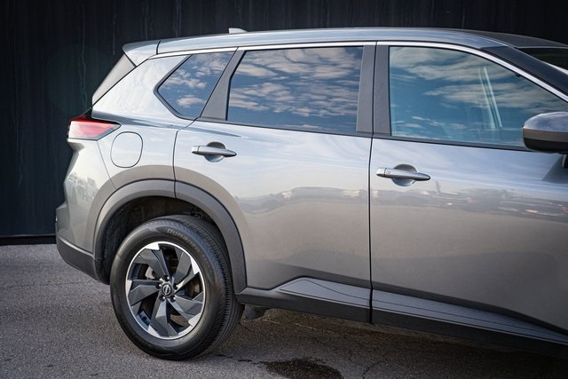 2024 Nissan Rogue SV photo 5