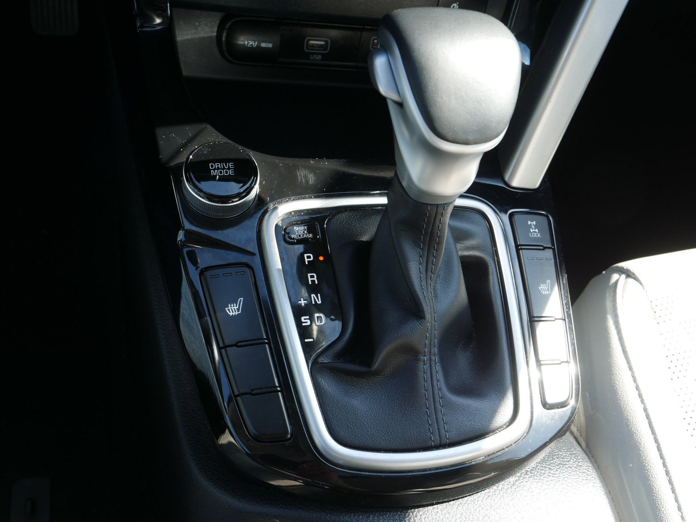 2022 Kia Seltos EX photo 24