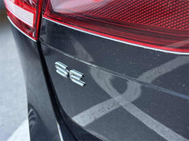 2022 Volkswagen Tiguan SE R-Line Black photo 4