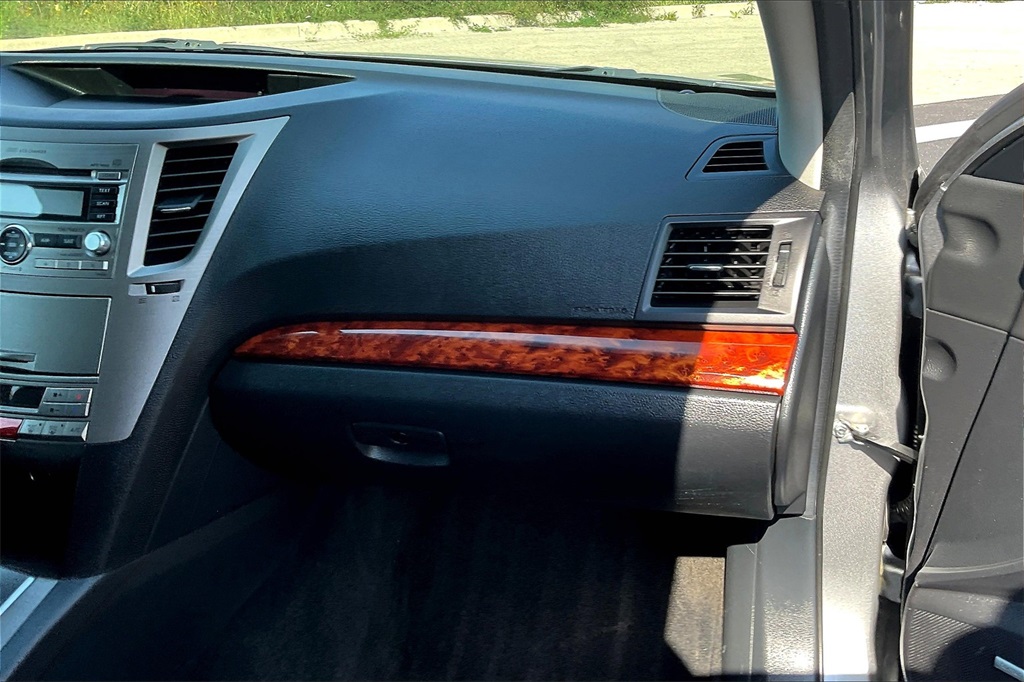 2011 Subaru Outback 2.5i photo 15
