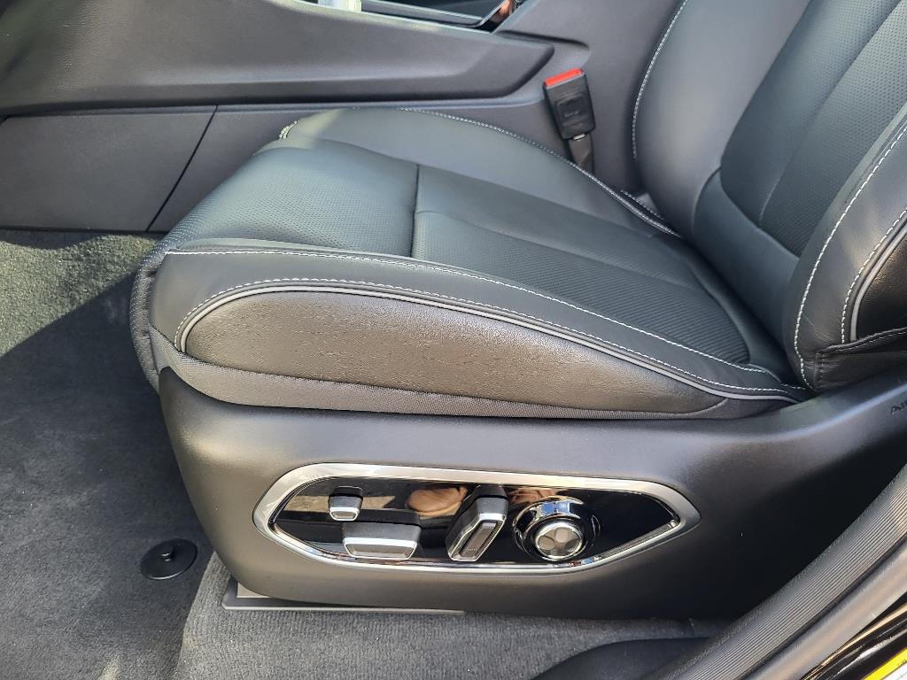 2024 Jeep Cherokee Overland 4xe photo 6