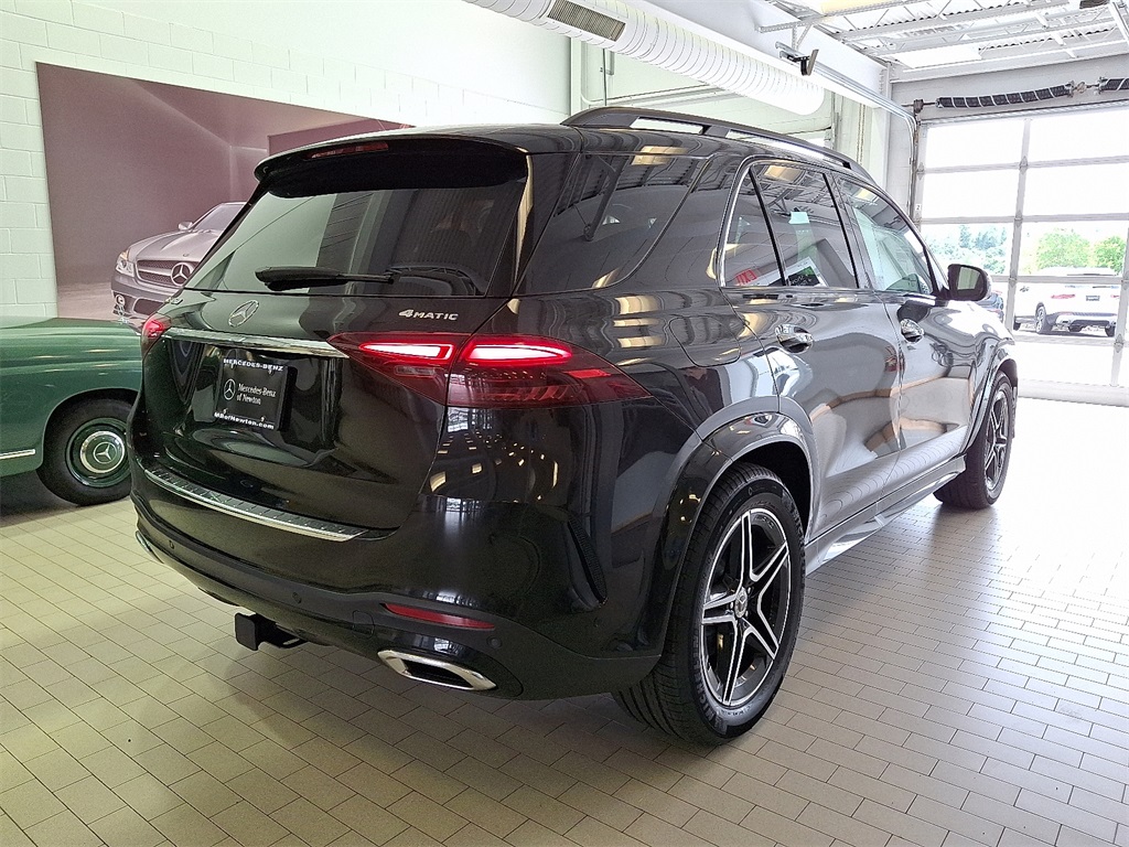 2025 Mercedes Benz GLE 450 4MATIC photo 3
