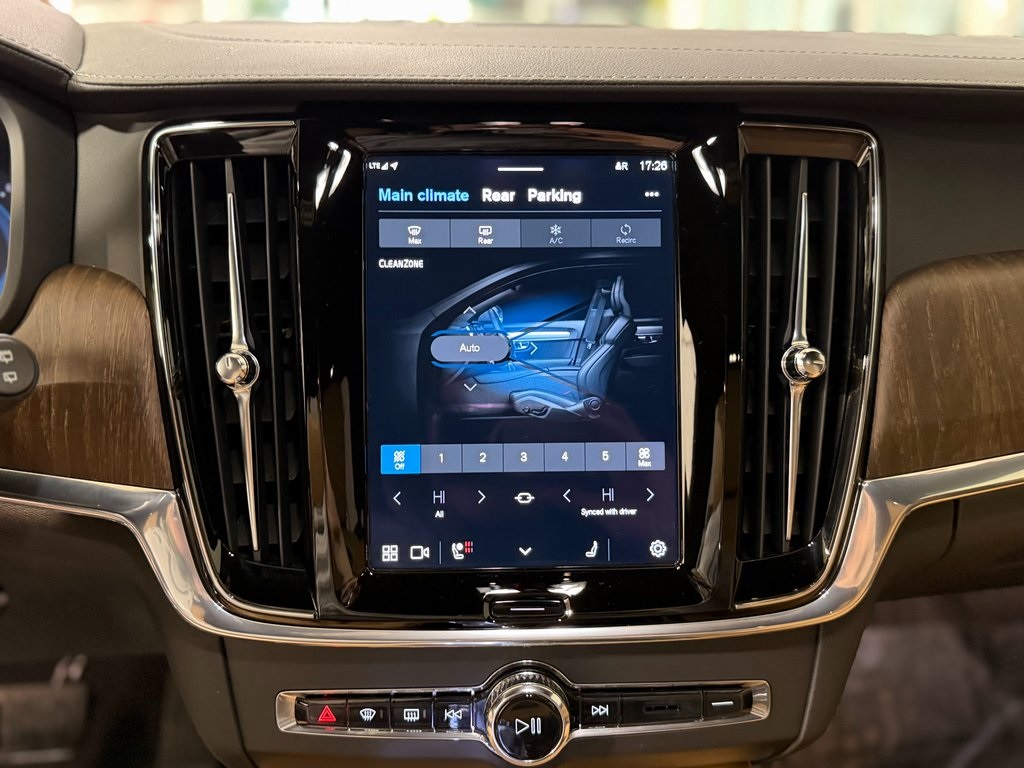 2023 VOLVO V90CC - Image 14