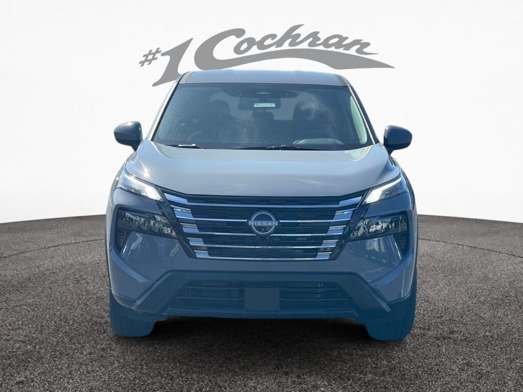 2026 Nissan Rogue SV photo 2