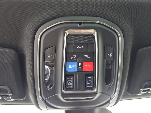 2025 Jeep Grand Cherokee Laredo X photo 25