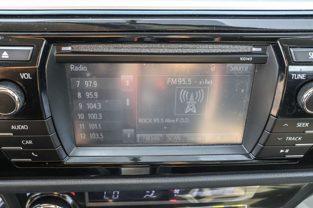 2015 Toyota Corolla L photo 20