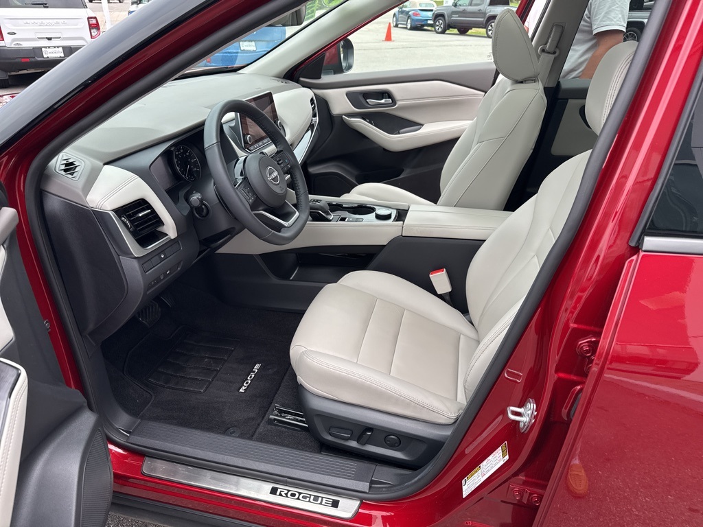 2023 Nissan Rogue SL photo 7