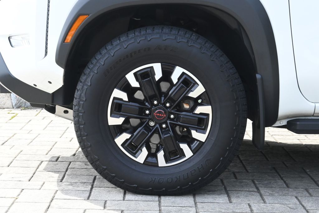 2023 Nissan Frontier PRO-4X photo 12