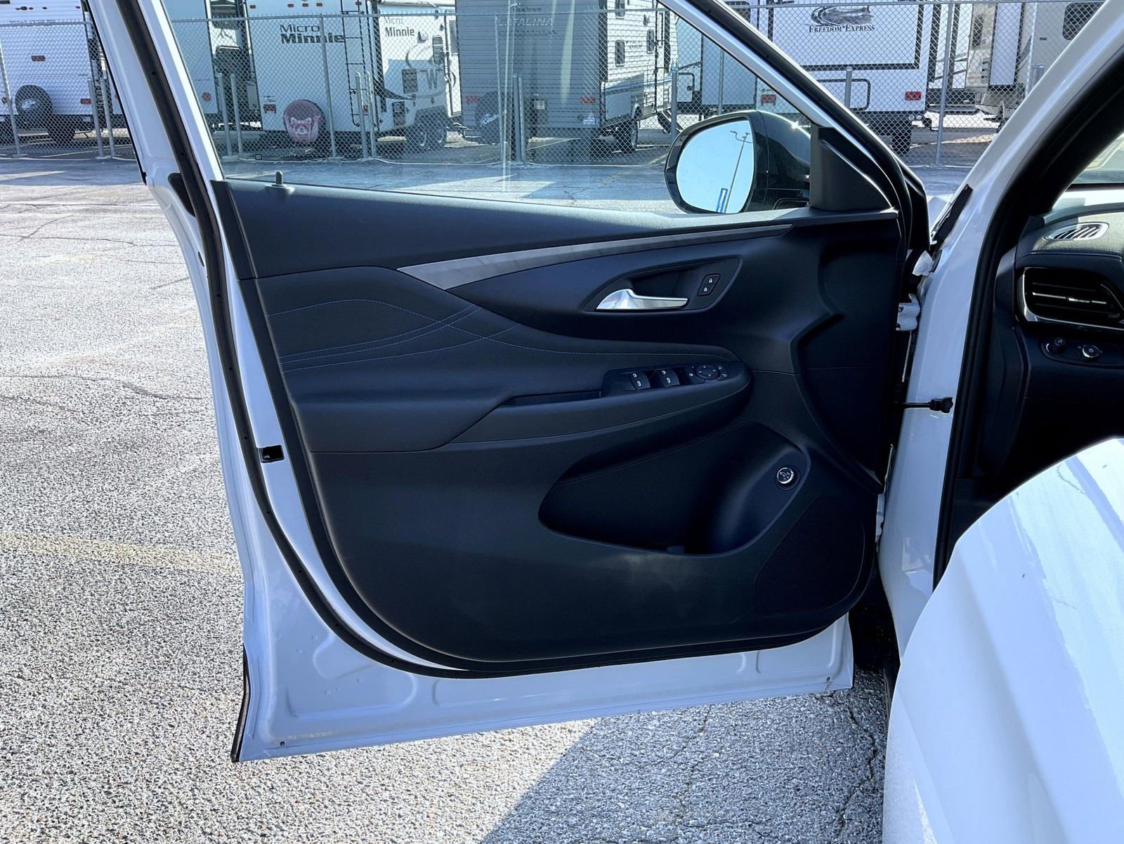 2025 Buick Envista ST photo 9