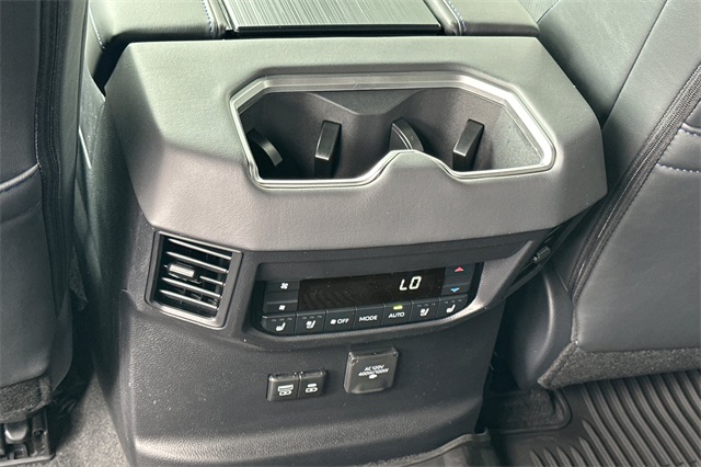 2025 Toyota Sequoia Platinum photo 14