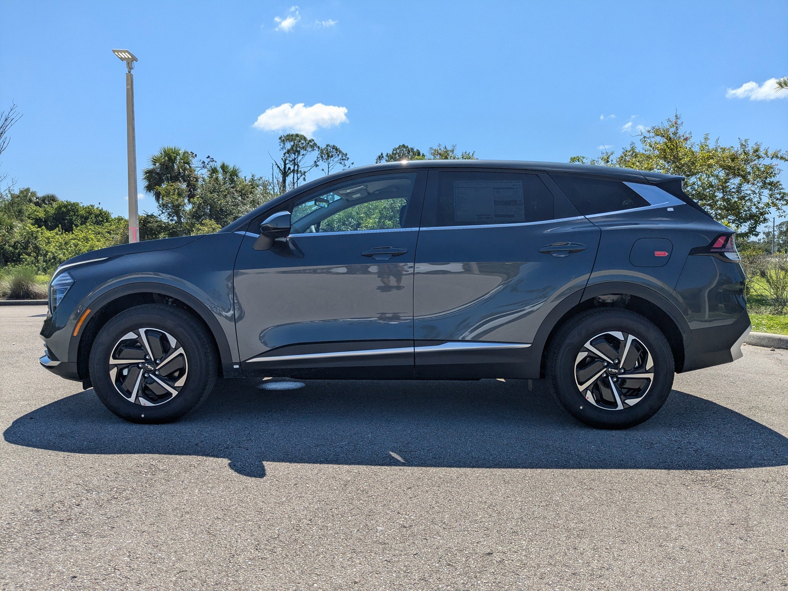 2025 Kia Sportage Hybrid LX photo 4