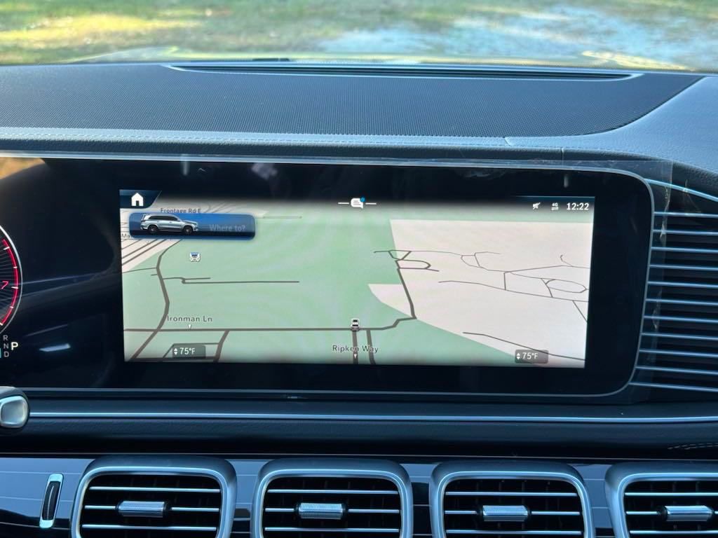 2025 Mercedes Benz GLS 450 4MATIC photo 4