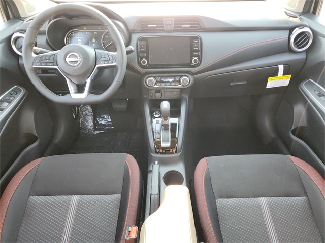 2025 Nissan Versa SR photo 7