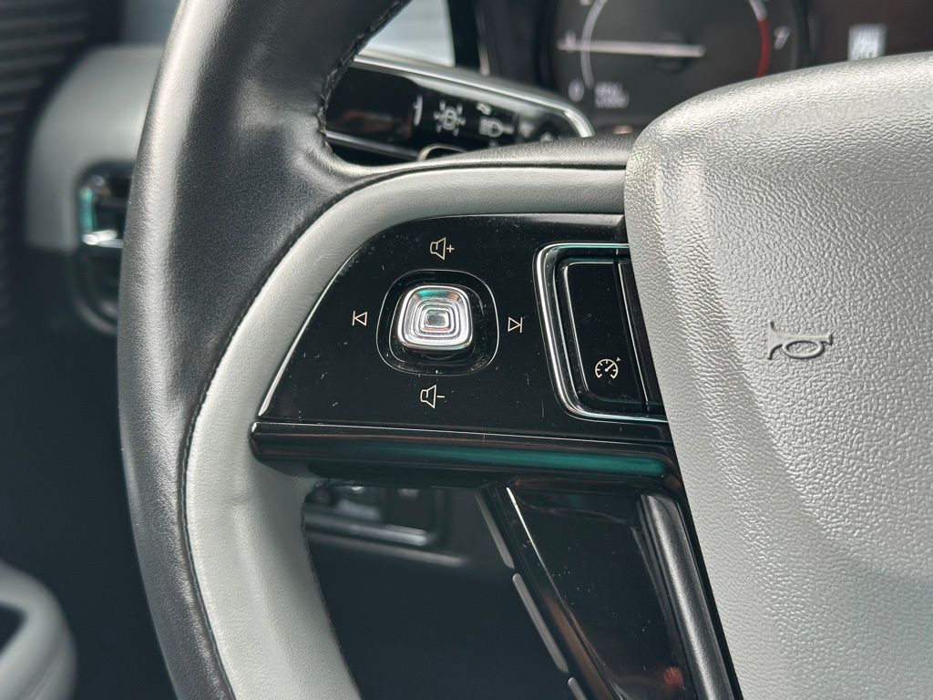 2021 Lincoln Corsair Standard photo 36