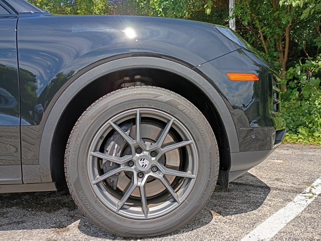 2025 Porsche Cayenne photo 14