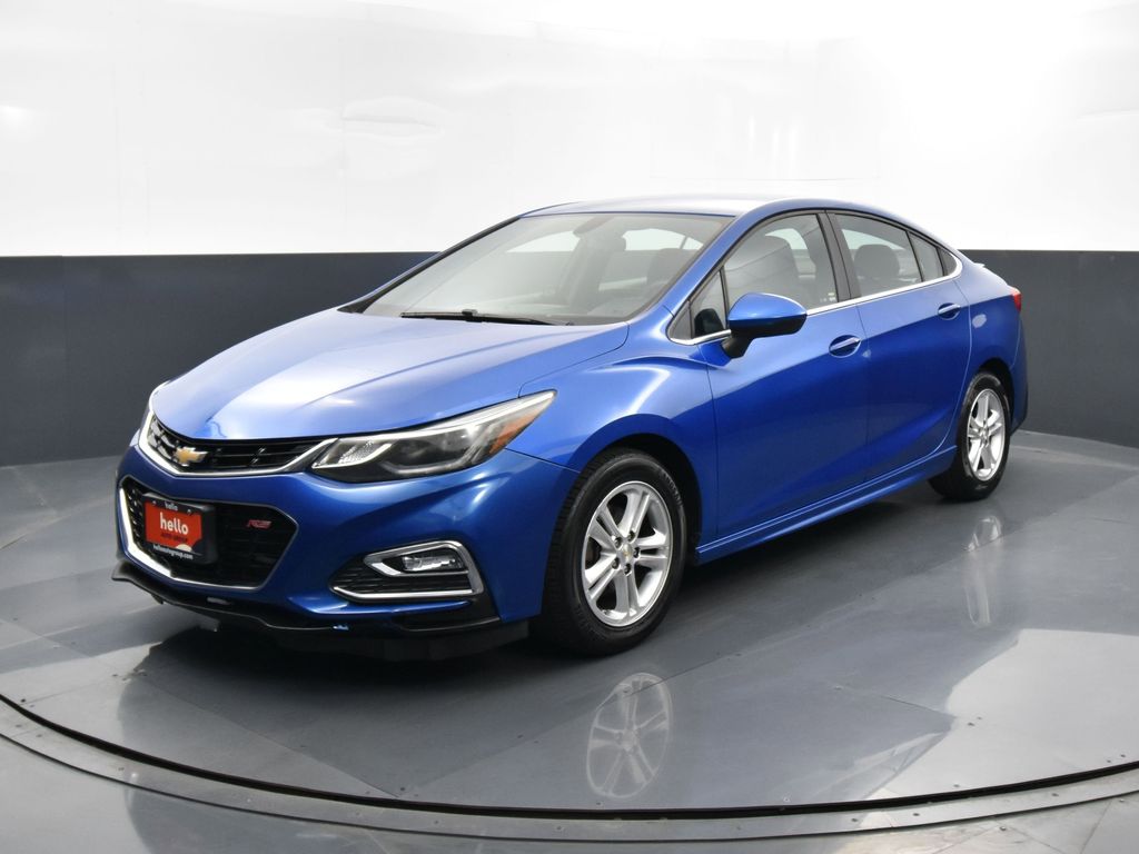 2017 Chevrolet Cruze LT photo 3