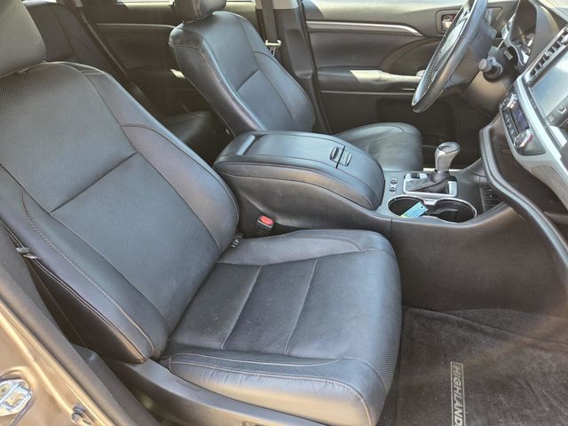 2017 Toyota Highlander Limited photo 30