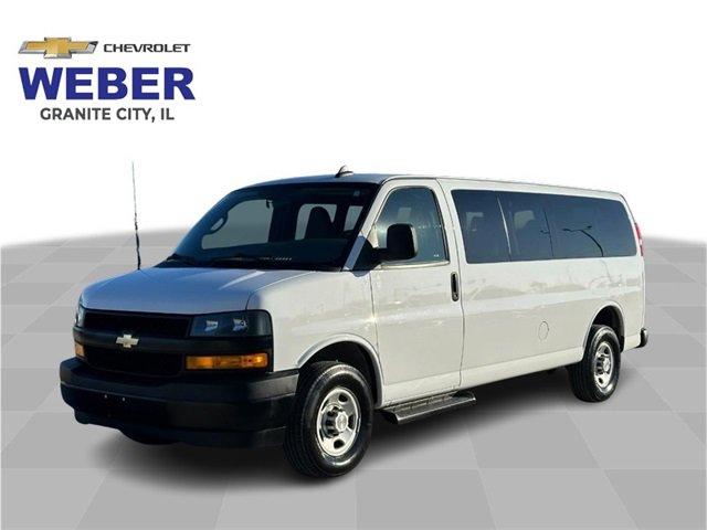 2023 Chevrolet Express Passenger LS's photo