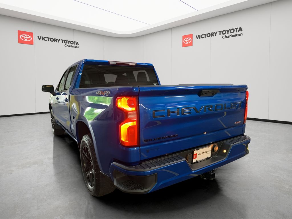 2024 Chevrolet Silverado 1500 RST photo 3