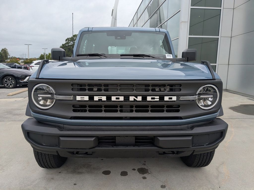 2025 Ford Bronco Base photo 8
