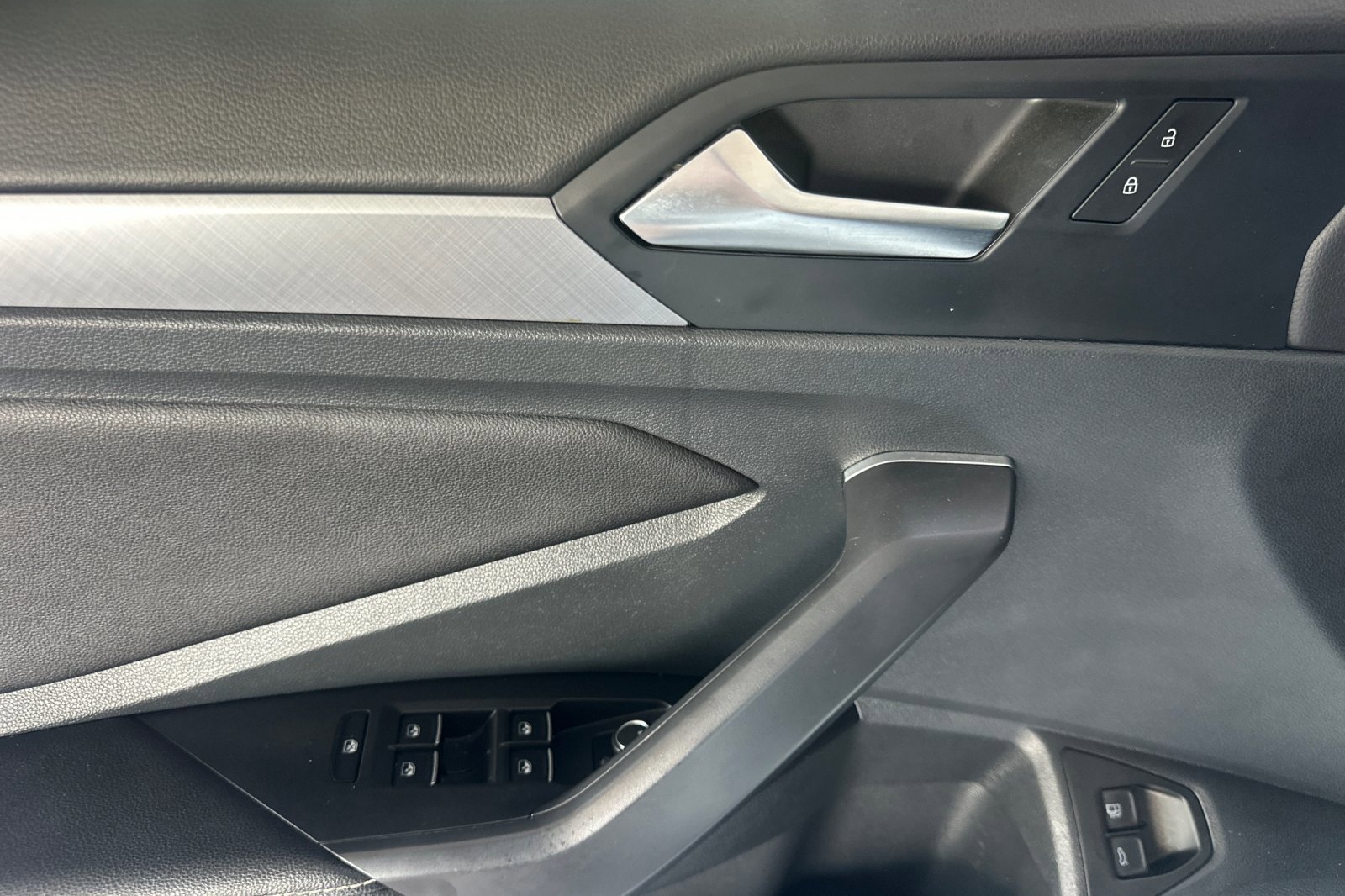2024 Volkswagen Jetta SE photo 11