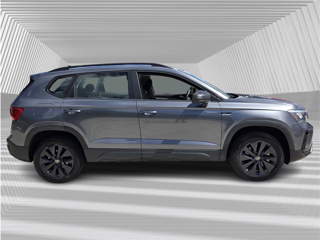 2022 Volkswagen Taos S photo 2