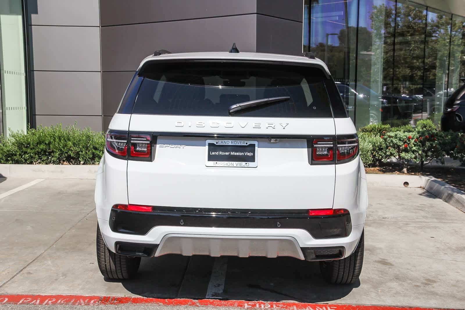2025 Land Rover Discovery Sport S photo 4