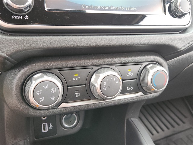 2024 Nissan Versa 1.6 S photo 18
