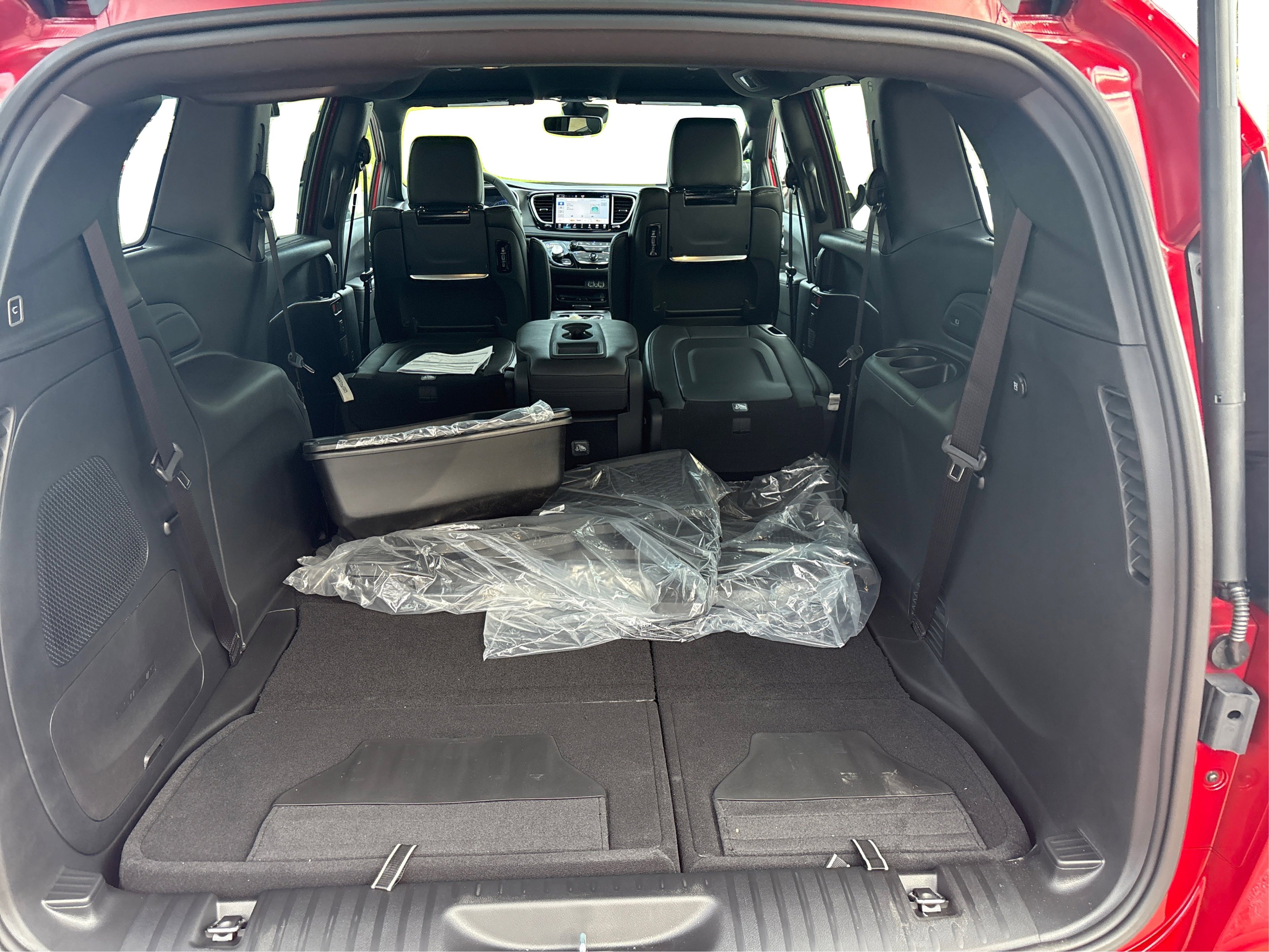 2025 Chrysler Pacifica photo 10