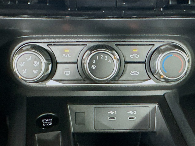 2025 Nissan Kicks SV photo 16