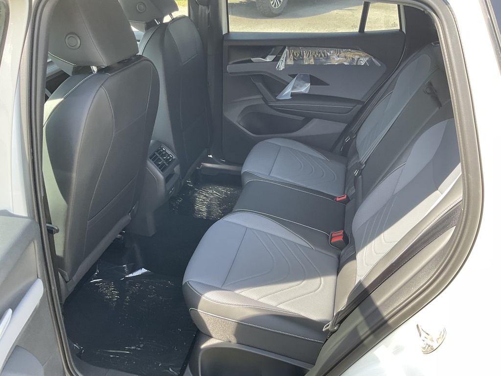 2025 Volkswagen Tiguan SE R-Line Black photo 4