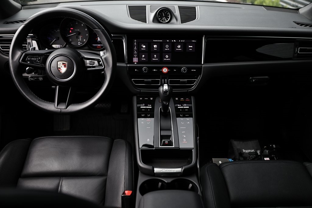 2024 Porsche Macan S photo 29