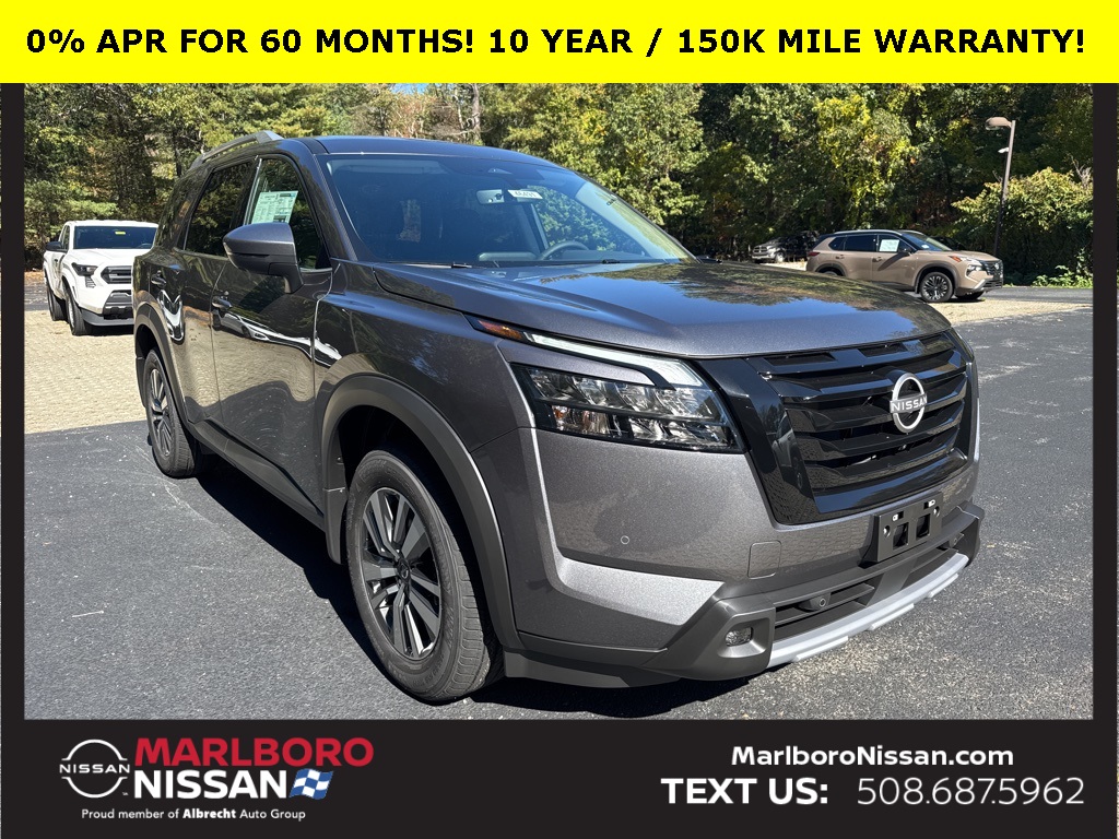 2025 Nissan Pathfinder SL's photo