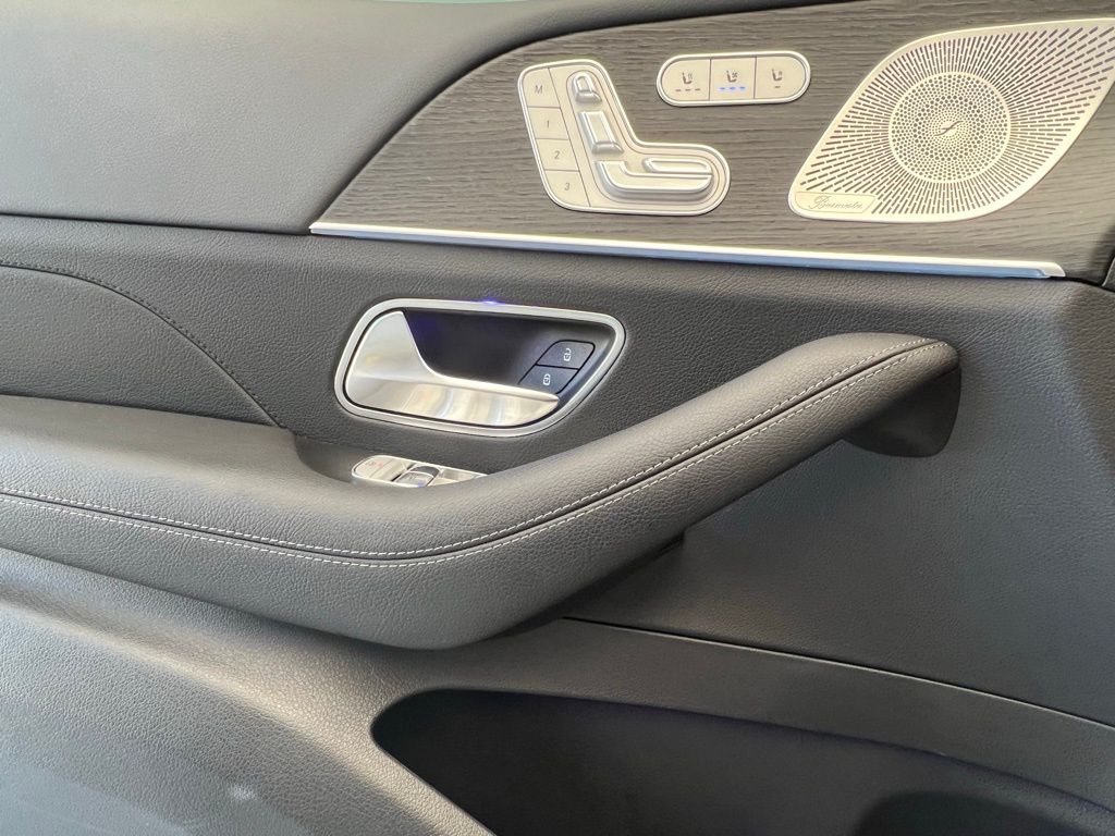 2024 Mercedes Benz GLE 450 4MATIC photo 2