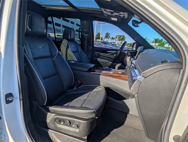 Used 2022 Crystal White Tri-Coat Cadillac Premium Luxury image 18