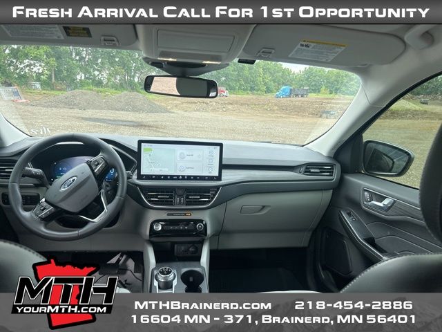 2023 Ford Escape Hybrid Platinum photo 4