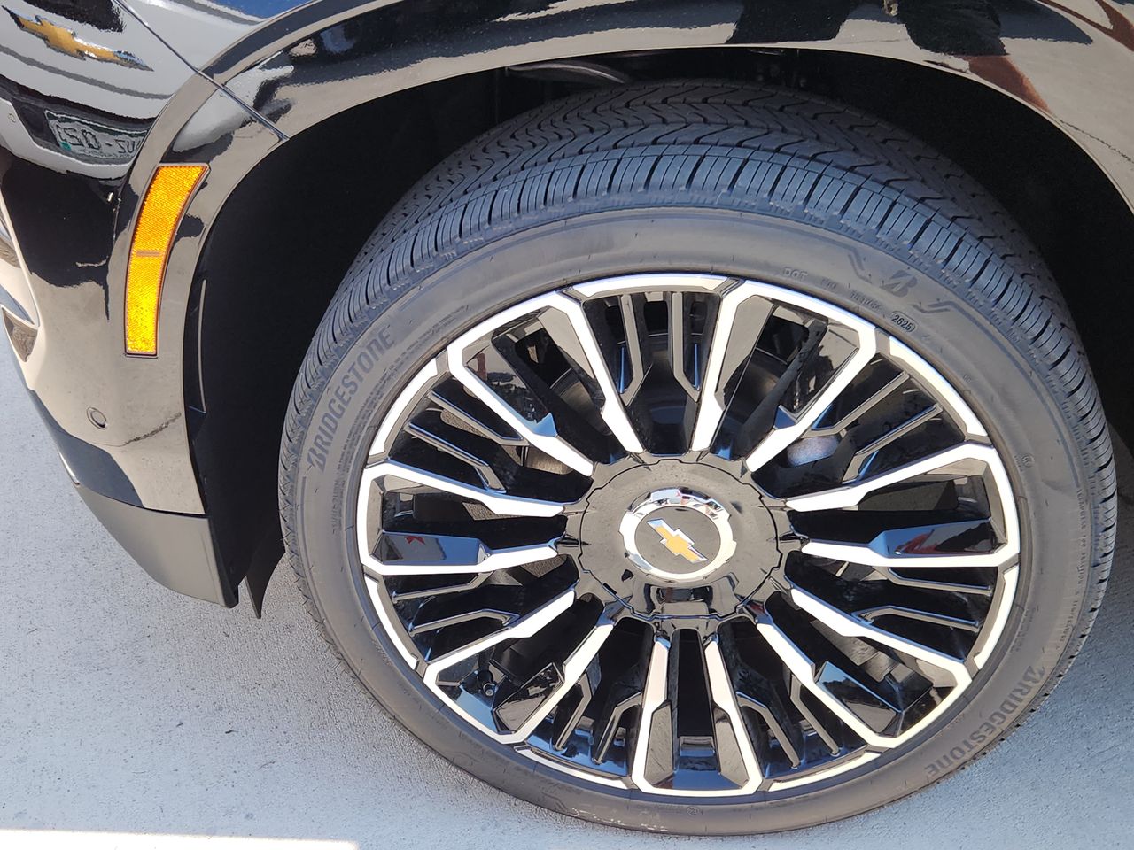 2025 Chevrolet Suburban High Country photo 31