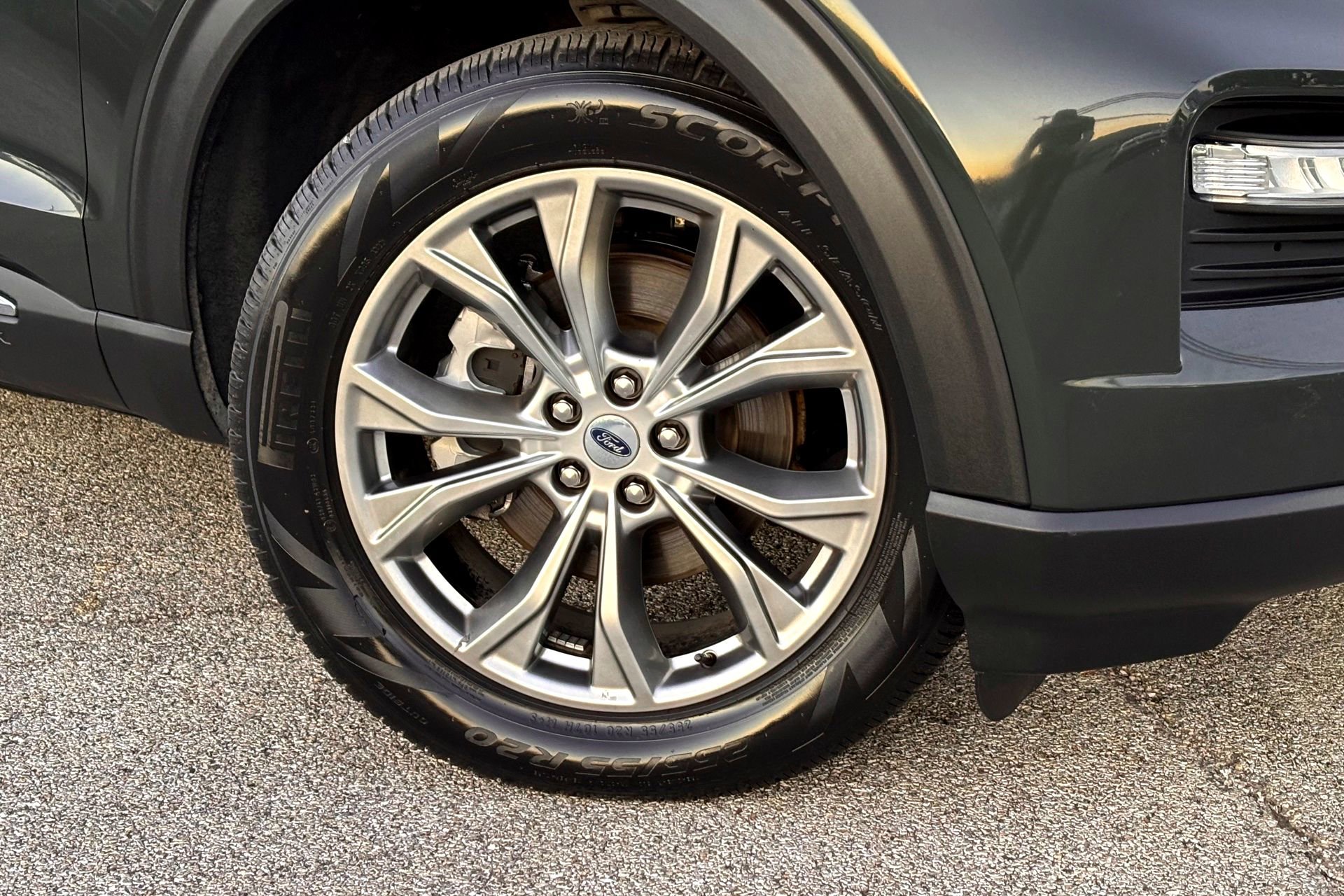 2022 Ford Explorer XLT photo 2