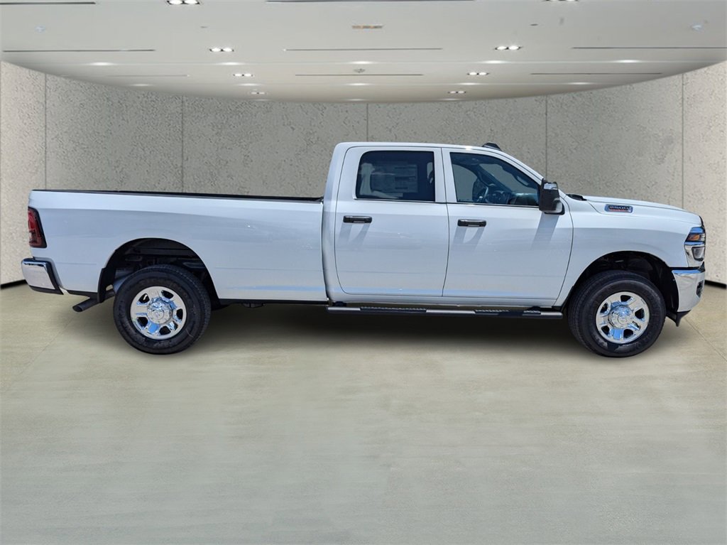 2025 Ram 2500 Tradesman photo 3
