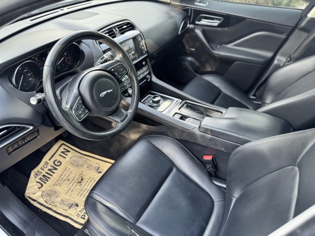 2018 Jaguar F-PACE Premium photo 13