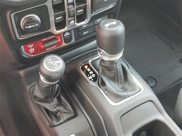 2025 Jeep Wrangler photo 19